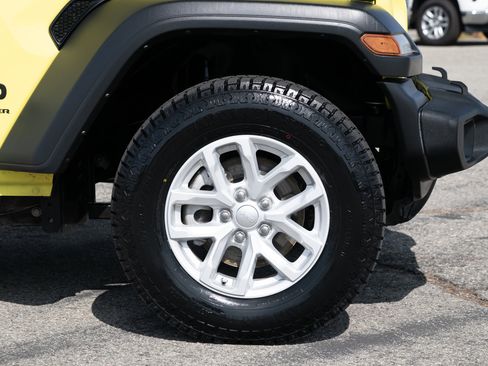 Used 2023 Jeep Wrangler Sport S image 10