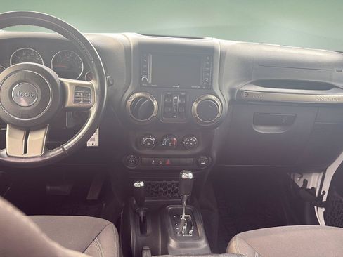 Used 2018 Jeep Wrangler Unlimited Sport AWD/4WD image 16