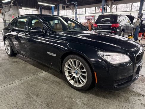 Used 2015 BMW 750Li xDrive image 4