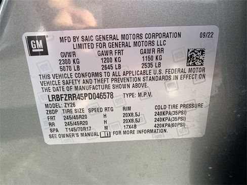 Used 2023 Buick Envision Avenir image 36