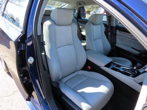 Used 2018 Honda Accord LX image 16