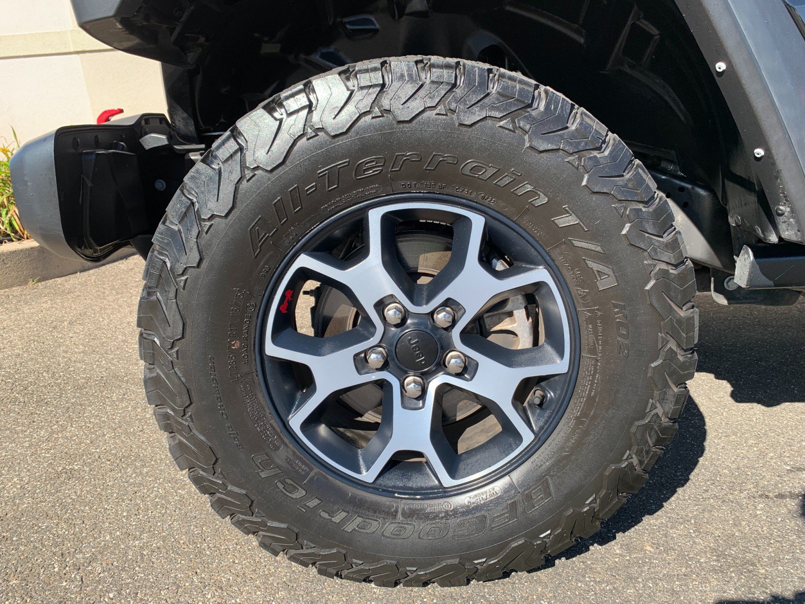 Used 2022 Jeep Wrangler Unlimited Rubicon AWD/4WD image 40