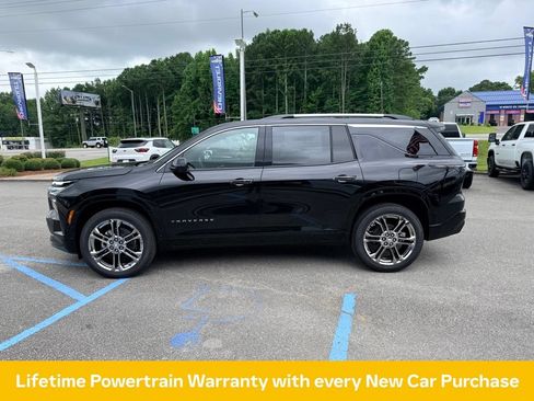 New 2026 Chevrolet Traverse High Country w/ LPO, Floor Liner Package FWD image 3