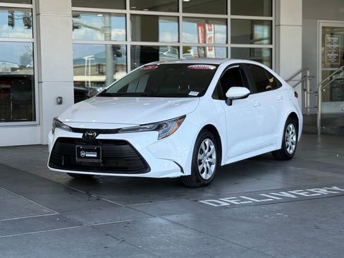 Certified 2025 Toyota Corolla LE image 2