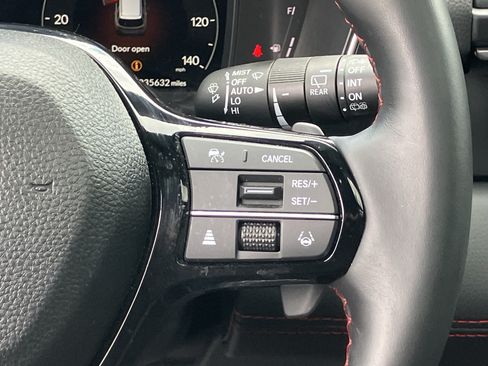 Certified 2025 Honda Pilot Black Edition image 21