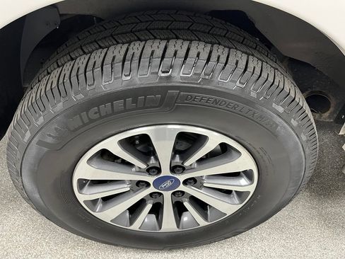 Used 2017 Ford Expedition EL XLT w/ Equipment Group 202A AWD/4WD image 18
