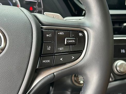 Used 2024 Lexus ES 350 w/ Premium Package image 34