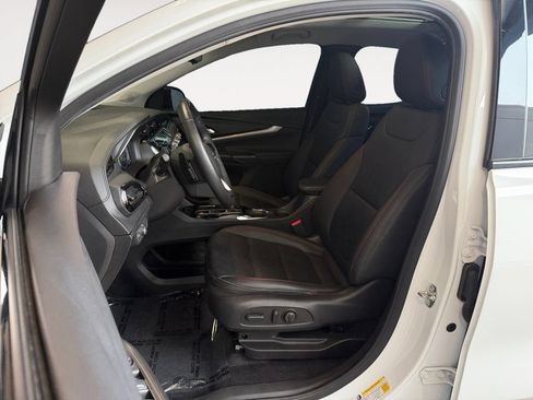 Used 2023 Chevrolet Bolt EUV Premier w/ Sun & Sound Package FWD image 6