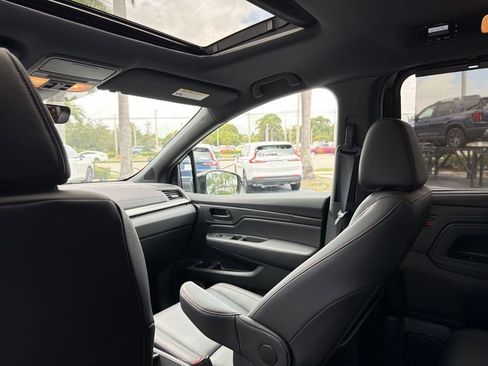 Used 2025 Honda Odyssey Sport-L image 11