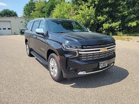 Used 2023 Chevrolet Suburban Premier AWD/4WD image 5