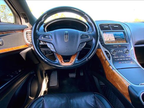 Used 2018 Lincoln MKX Reserve w/ Lincoln MKX Climate Package image 5