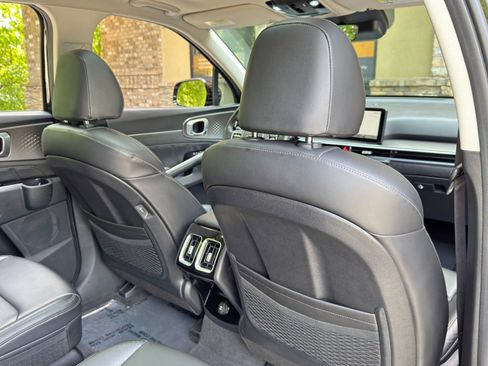Used 2024 Kia Sorento SX image 36