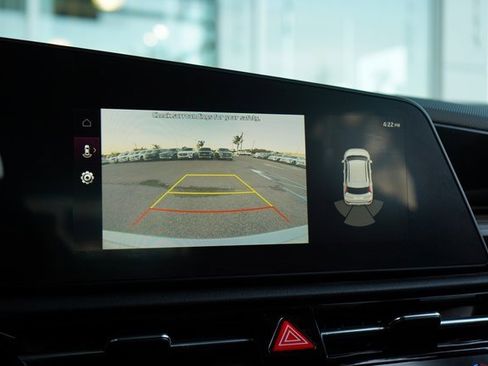 Used 2023 Kia Niro EX image 19