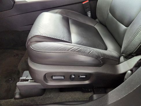 Used 2015 Ford Explorer XLT w/ Equipment Group 202A image 13