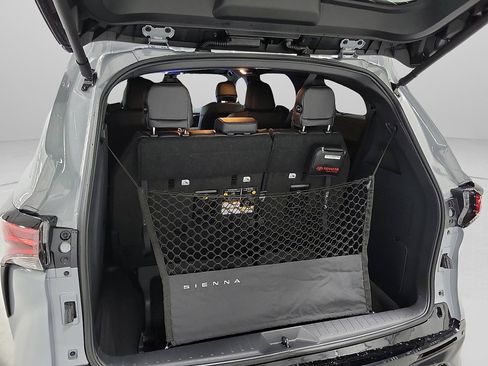 New 2026 Toyota Sienna XSE image 7