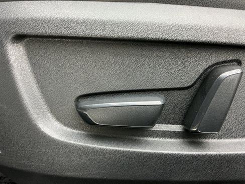 Used 2019 INFINITI QX50 Luxe FWD image 40