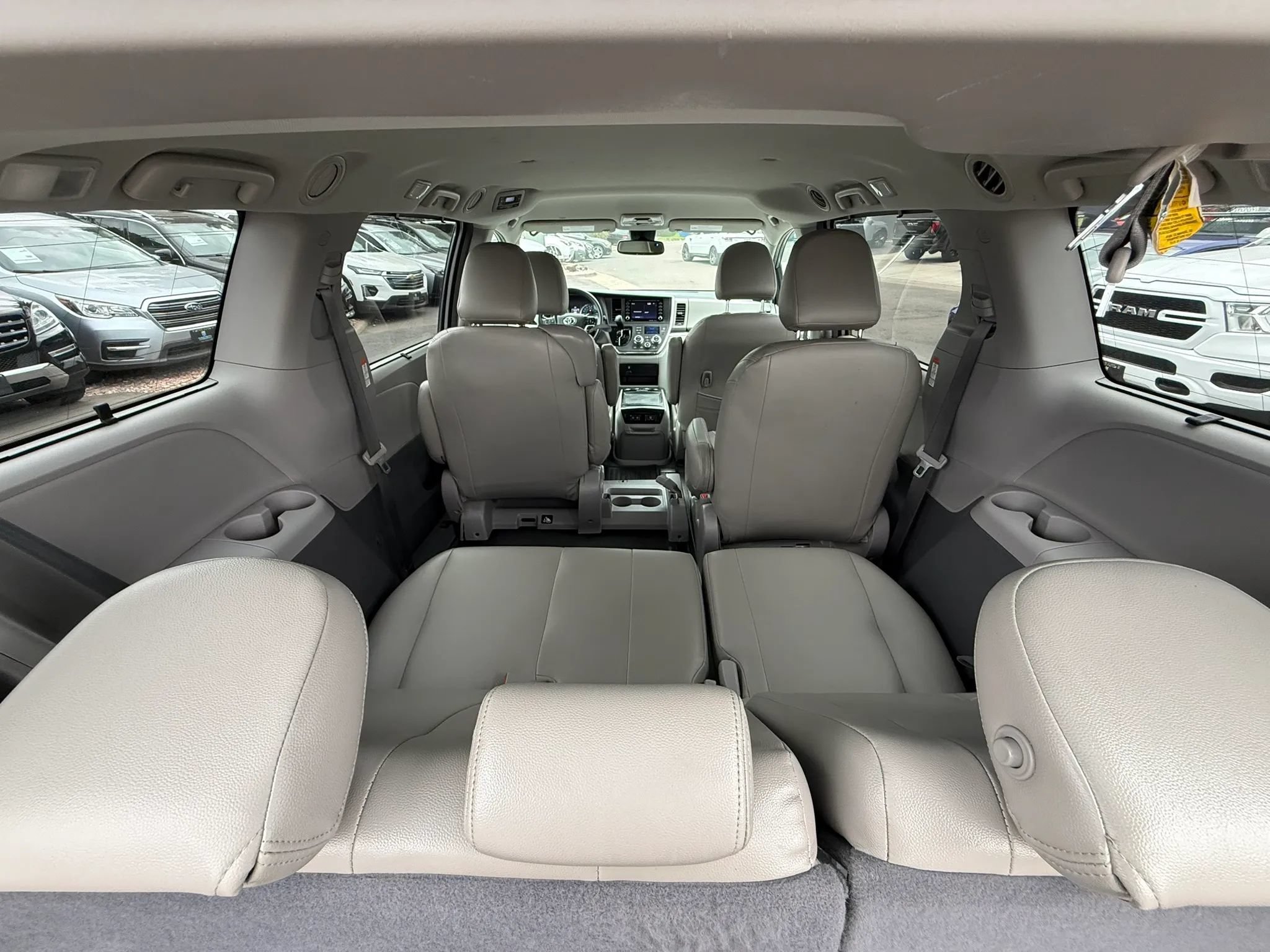 Used 2019 Toyota Sienna LE FWD image 19