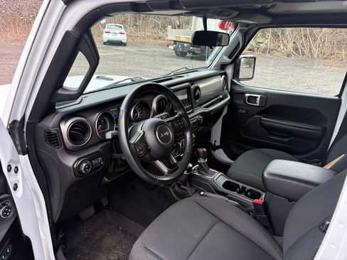 Used 2020 Jeep Gladiator Sport w/ Quick Order Package 24S image 3