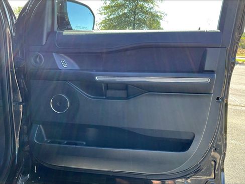 Used 2021 Ford Expedition XLT image 22