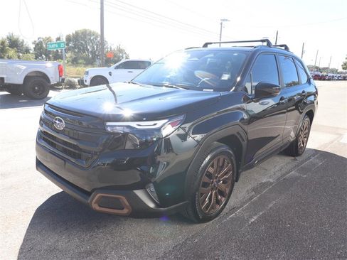 Used 2025 Subaru Forester Sport image 3