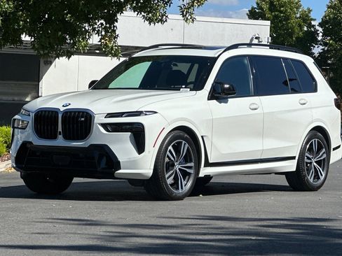 Used 2024 BMW X7 M60i AWD/4WD image 9