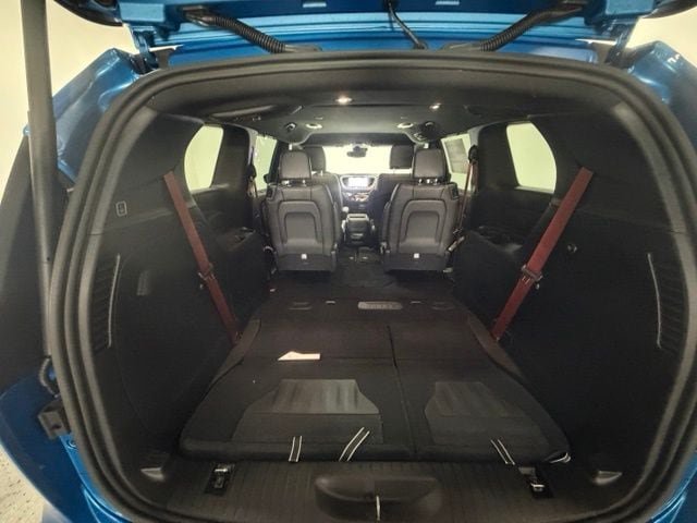 New 2027 Chrysler Pacifica Select FWD image 9