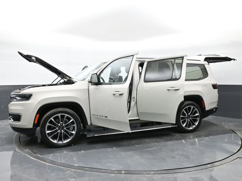 Used 2022 Jeep Wagoneer Series III w/ Premium Group I image 49