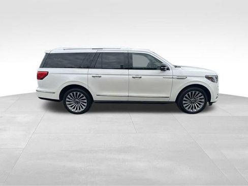 Used 2019 Lincoln Navigator L Reserve image 26