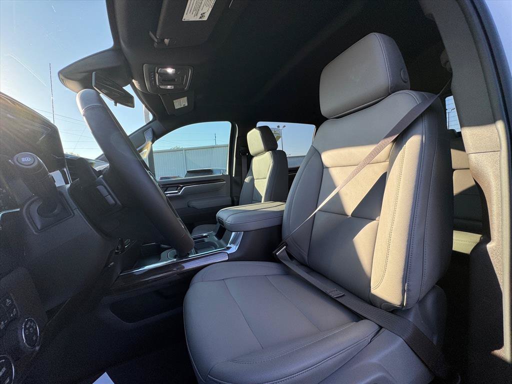 New 2026 Chevrolet Silverado 1500 RST w/ Dark Appearance Package AWD/4WD image 14