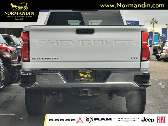 Used 2025 Chevrolet Silverado 2500 LTZ AWD/4WD image 4