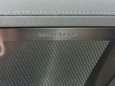 New 2026 Volvo XC90 B6 Plus w/ Protection Package Premier image 18