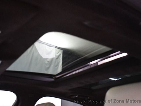 Used 2015 Jaguar XJ image 58