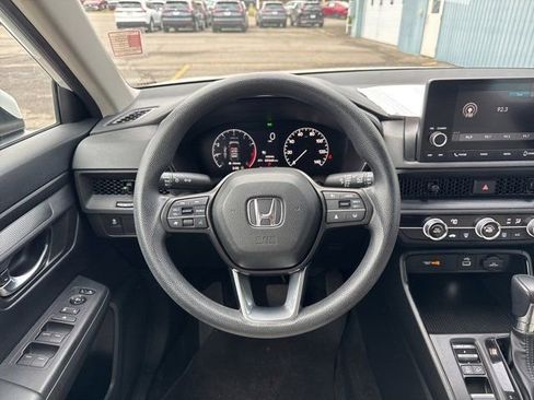 Used 2024 Honda CR-V LX image 11