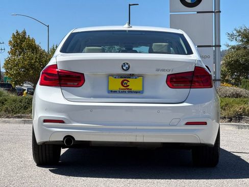 Used 2018 BMW 320i Sedan RWD image 4