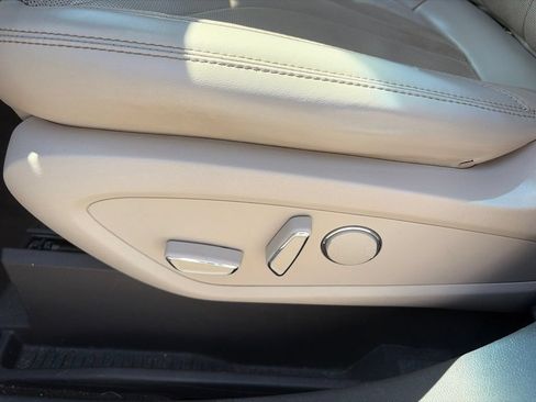 Used 2020 Lincoln Nautilus Reserve FWD image 11