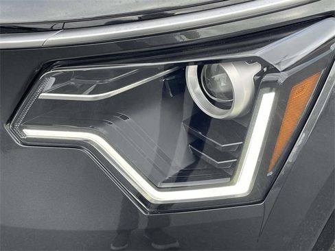New 2025 Kia Niro SX image 8