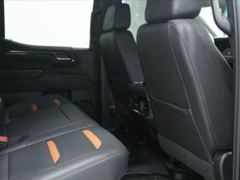 Used 2025 GMC Sierra 1500 AT4 image 35