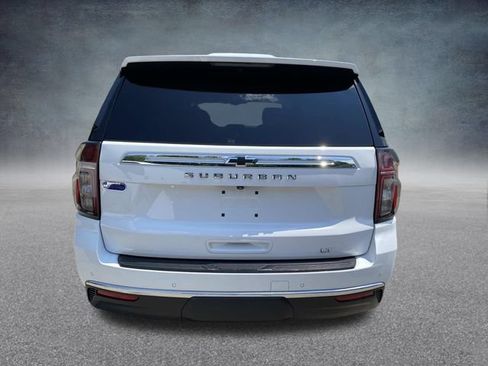 Used 2021 Chevrolet Suburban LT w/ Luxury Package AWD/4WD image 6