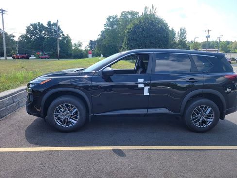 New 2026 Nissan Rogue S image 9