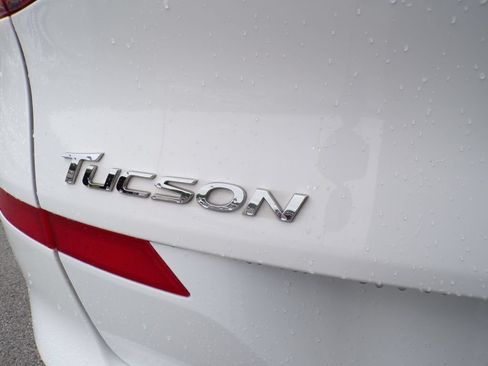 Used 2021 Hyundai Tucson SE FWD image 16