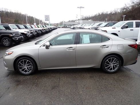 Used 2017 Lexus ES 350 image 2