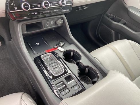 Used 2025 Honda Pilot EX-L image 38