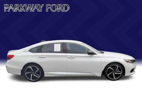 Used 2022 Honda Accord Sport image 4
