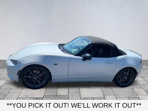 Used 2016 MAZDA MX-5 Miata Club RWD image 4