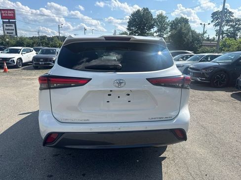 Used 2020 Toyota Highlander Limited AWD/4WD image 5