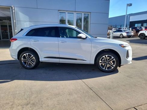 New 2025 Audi Q5 Premium image 9