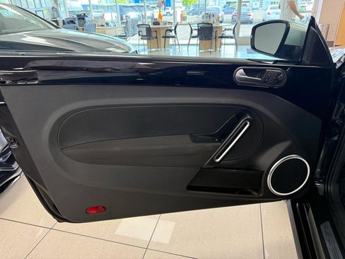 Used 2012 Volkswagen Beetle 2.0T image 8