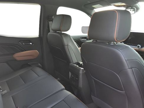 Used 2023 GMC Canyon AT4 w/ AT4 Premium Package AWD/4WD image 33