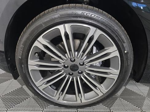 Used 2026 Land Rover Range Rover Sport Dynamic SE AWD/4WD image 9