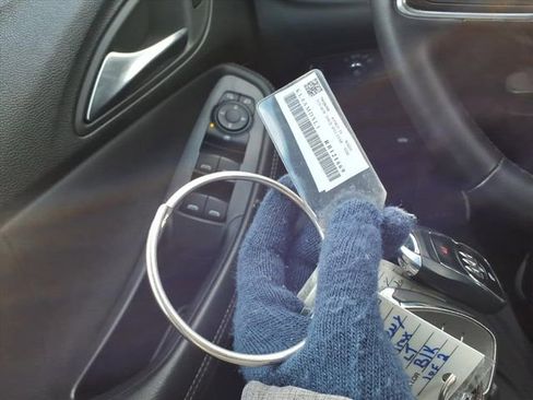 Used 2024 Buick Encore GX Sport Touring image 1